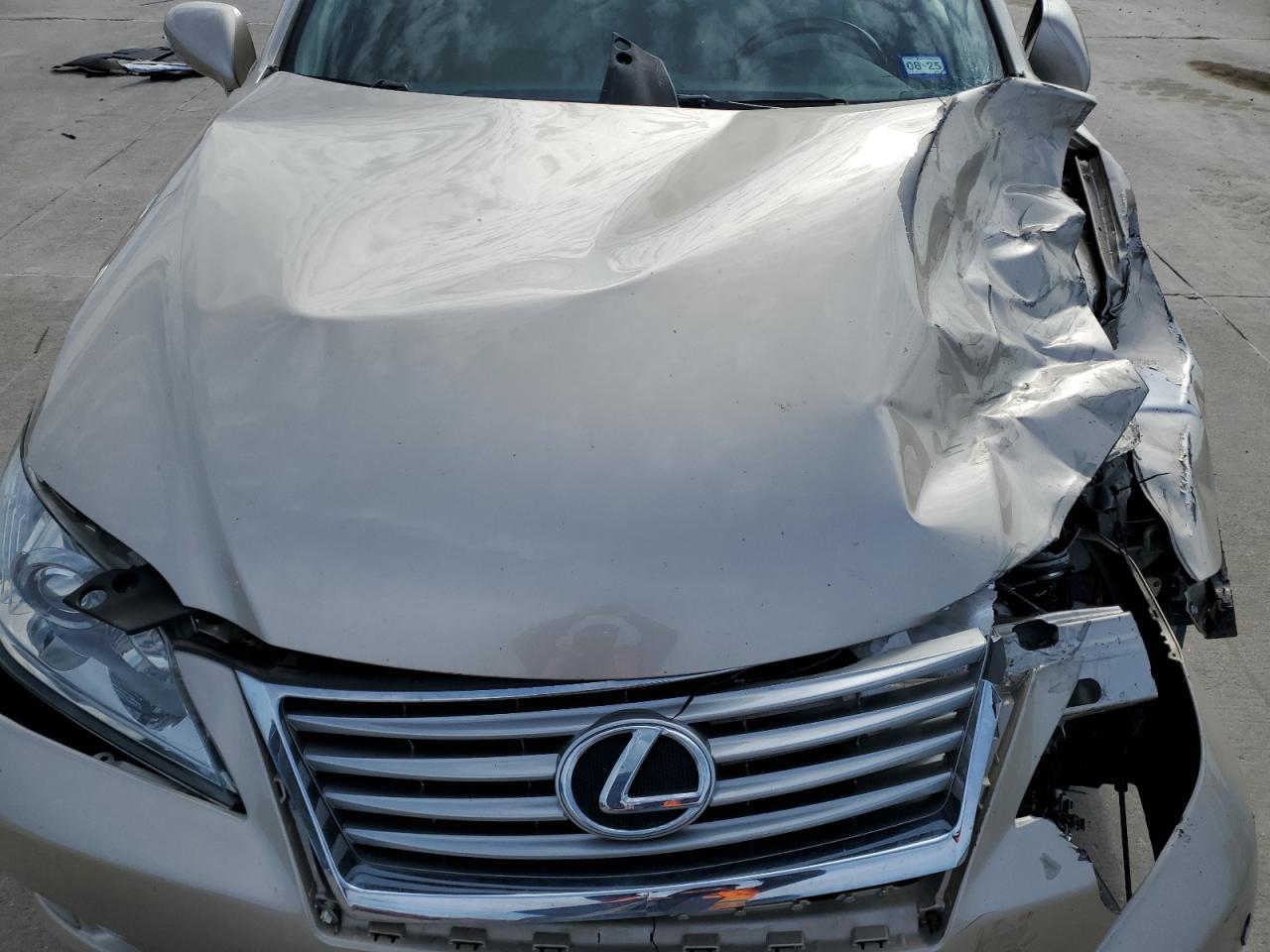 2012 Lexus ES - Image 11