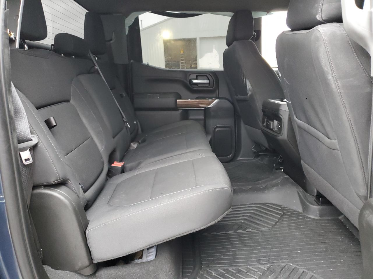 2022 Chevrolet Silverado - Image 10