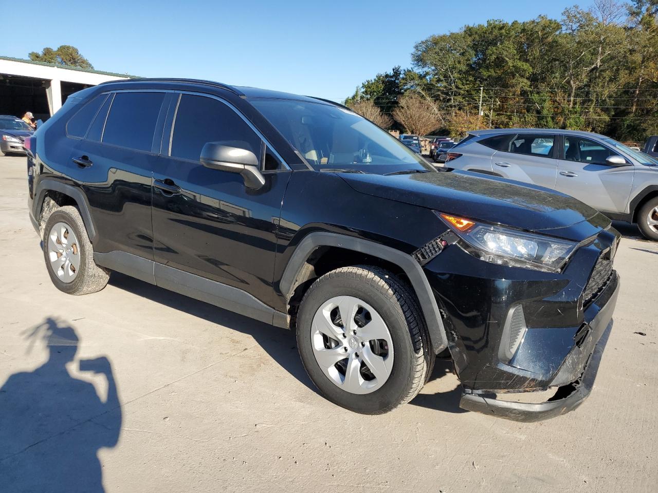 2020 Toyota Rav4 Le VIN: JTMH1RFV8LD521990 Lot: 80148854