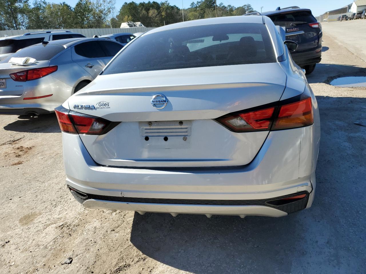 2021 Nissan Altima - Image 6