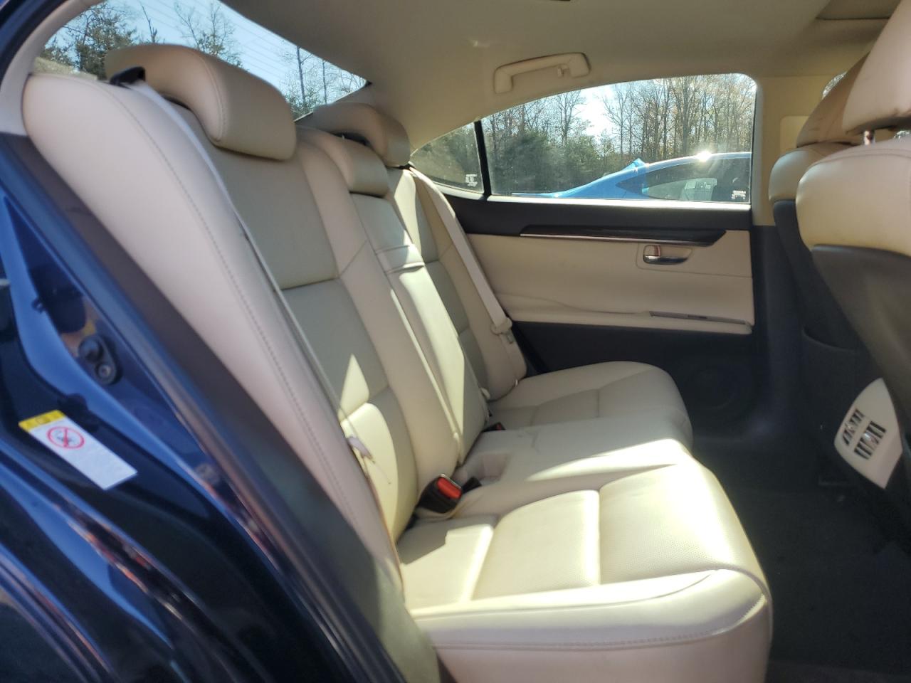 2018 Lexus ES - Image 10