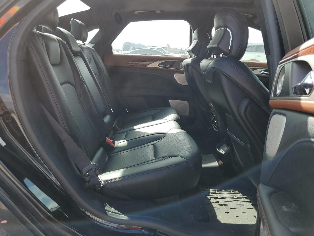 2017 Lincoln MKZ - Image 10