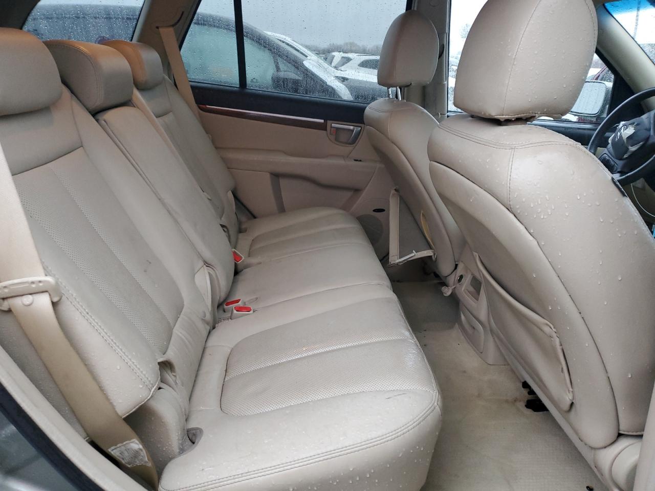 2009 Hyundai Santa Fe - Image 11