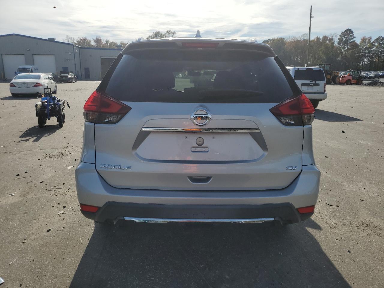 2017 Nissan Rogue S VIN: KNMAT2MT2HP514737 Lot: 81336084