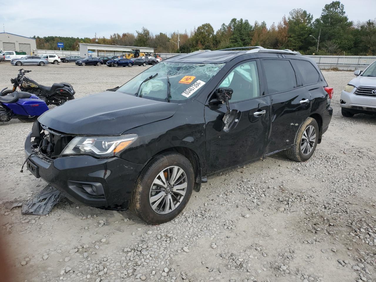 2017 Nissan Pathfinder - Image 1