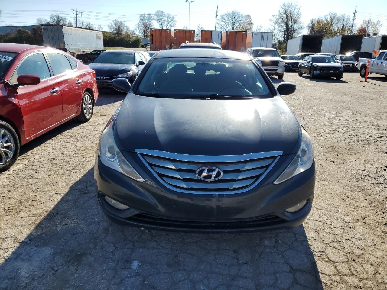 2013 Hyundai Sonata - Image 5