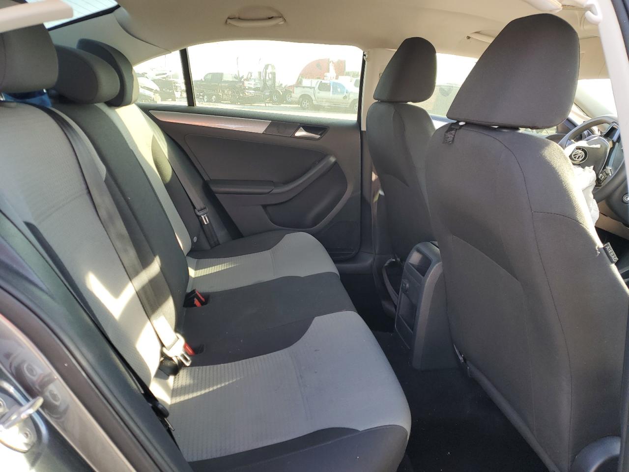 2018 Volkswagen Jetta - Image 10