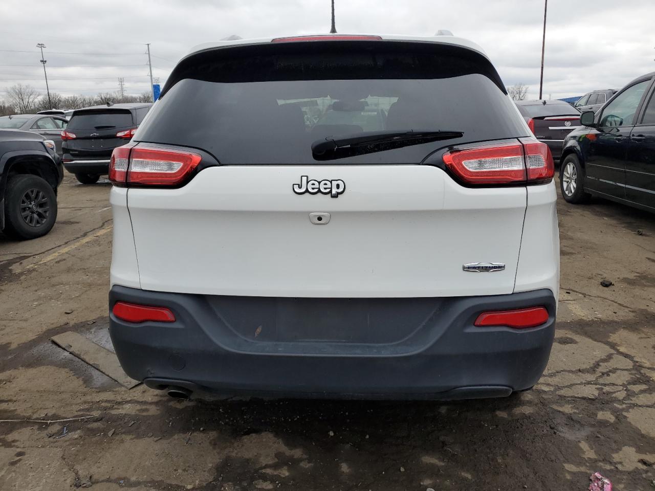 2016 Jeep Cherokee Latitude VIN: 1C4PJLCB2GW257193 Lot: 80896924