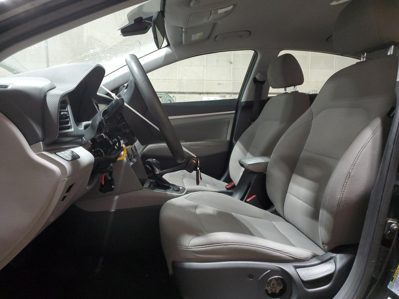 2019 Hyundai Elantra - Image 7