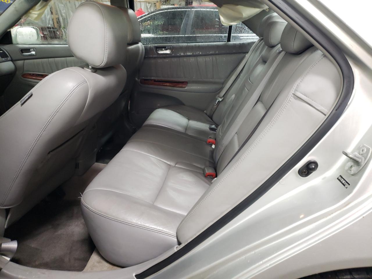 2005 Toyota Camry - Image 10