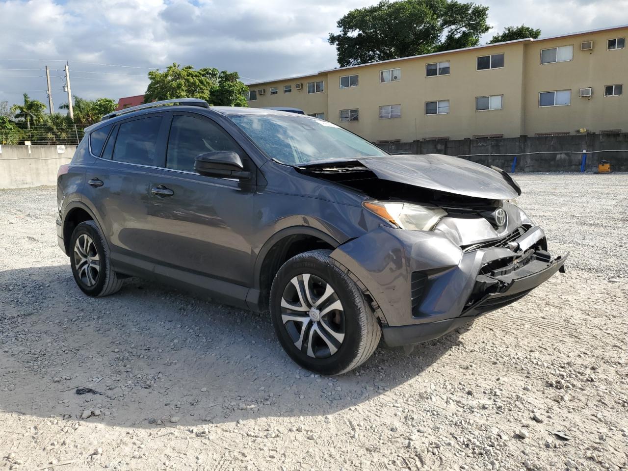 2017 Toyota RAV 4 - Image 4