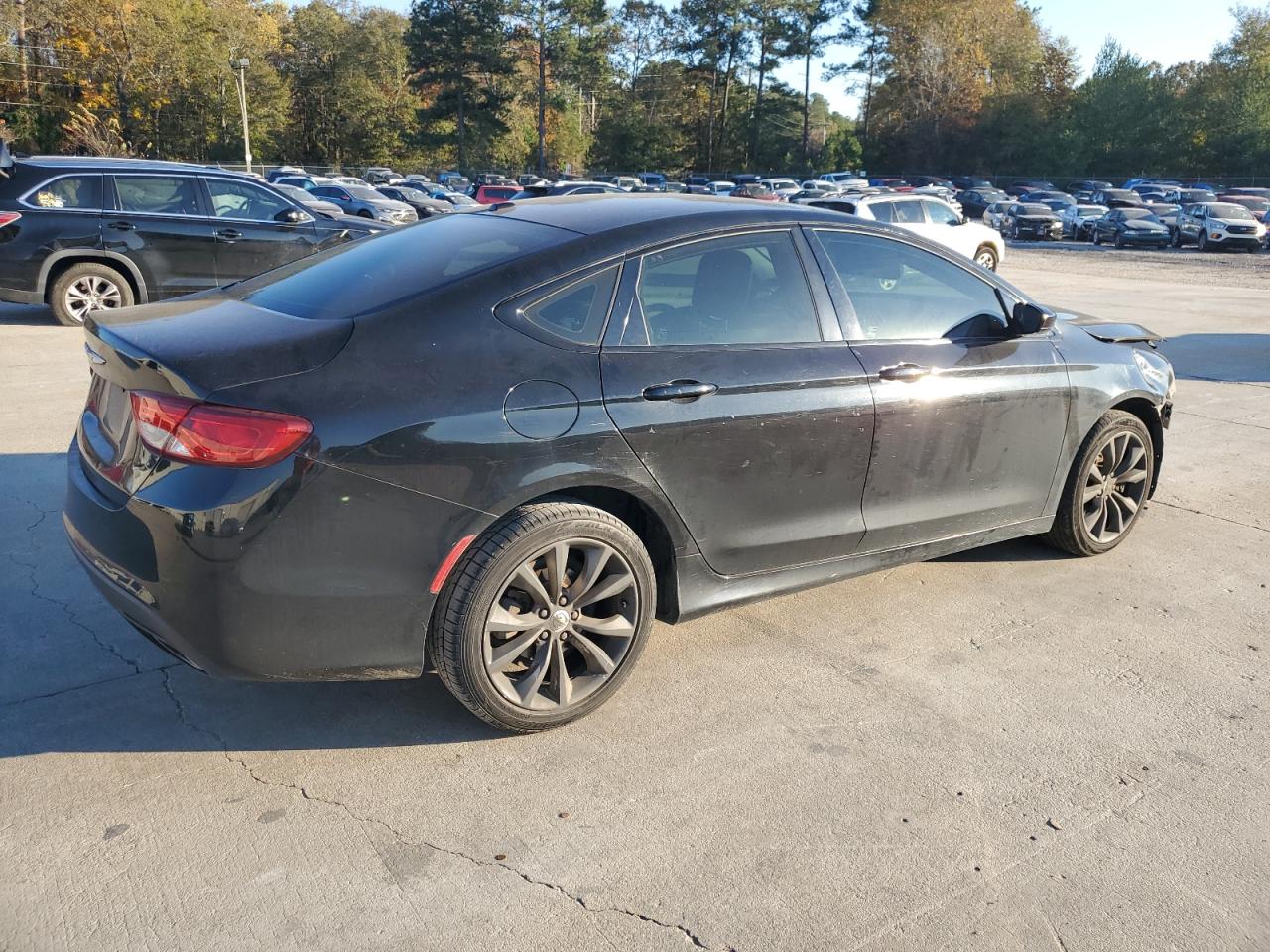 2015 Chrysler 200 - Image 3