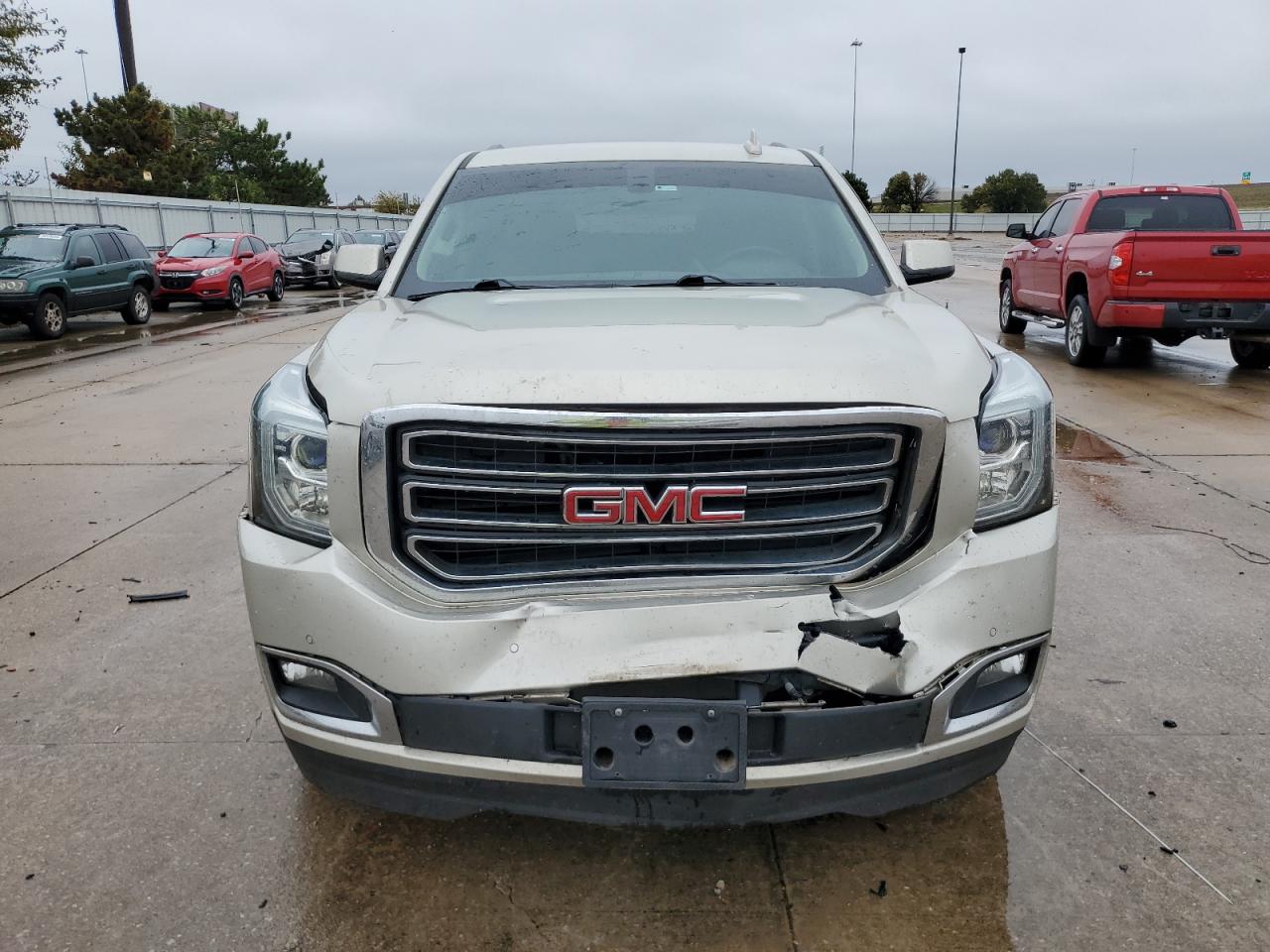 2017 GMC Yukon - Image 5