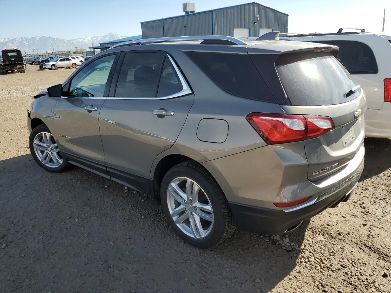 2018 Chevrolet Equinox - Image 2