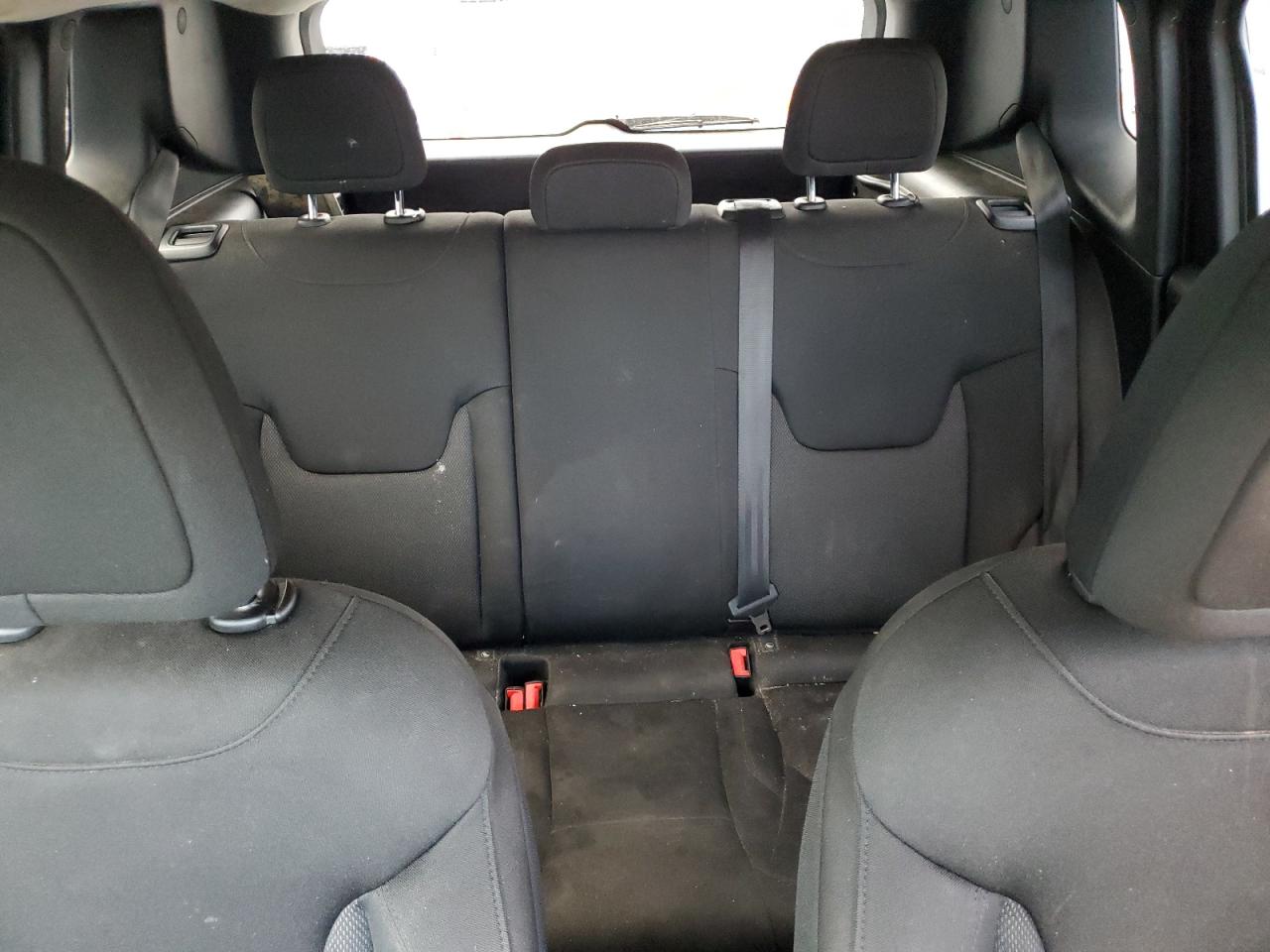 2018 Jeep Renegade - Image 10
