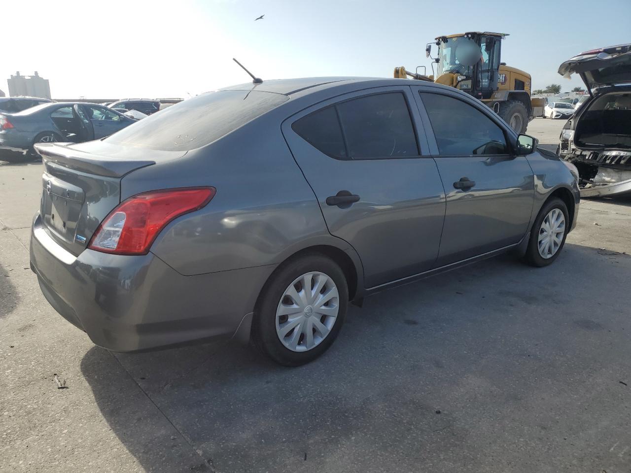 2016 Nissan Versa - Image 3