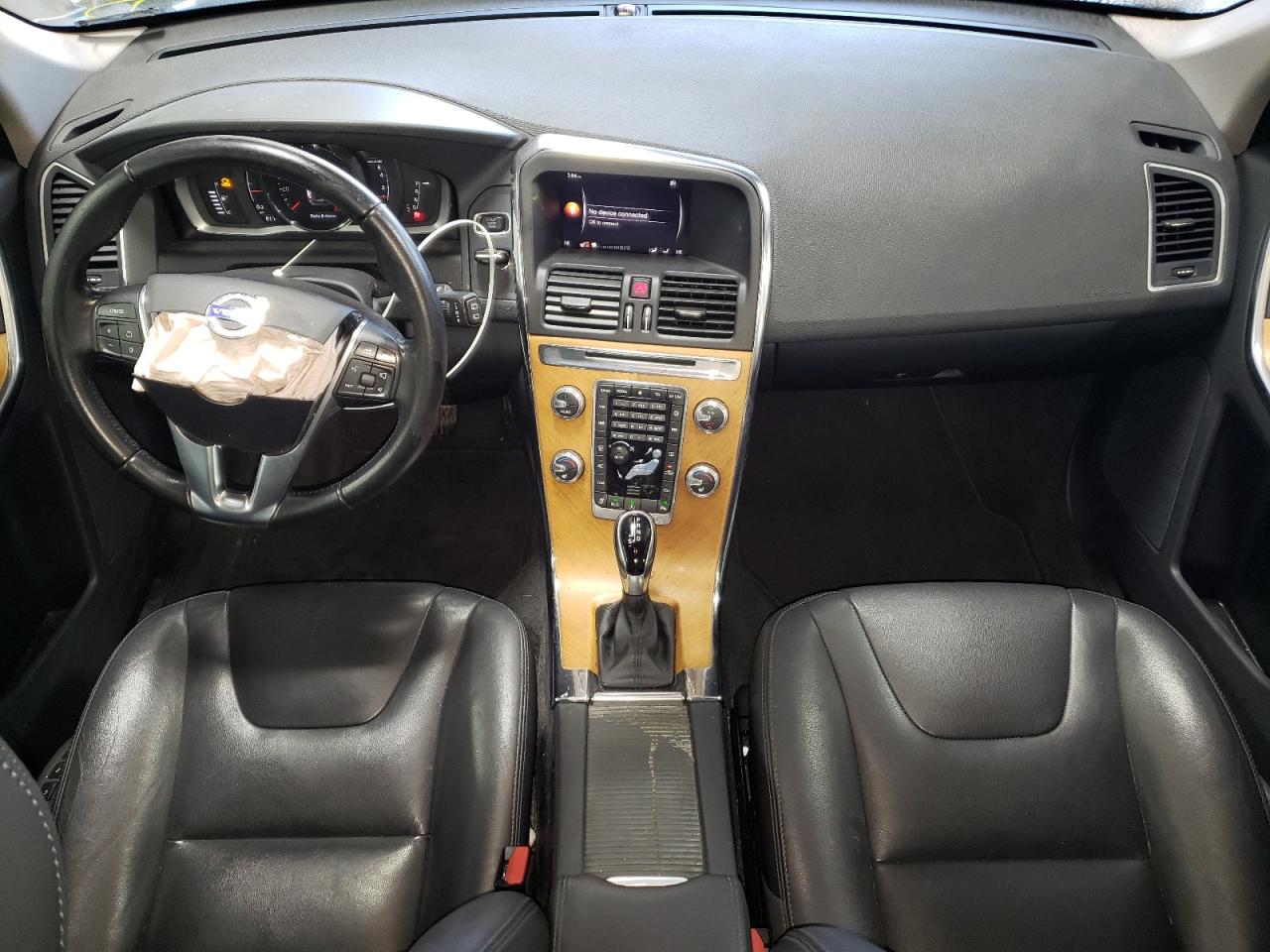 2017 Volvo XC60 - Image 8
