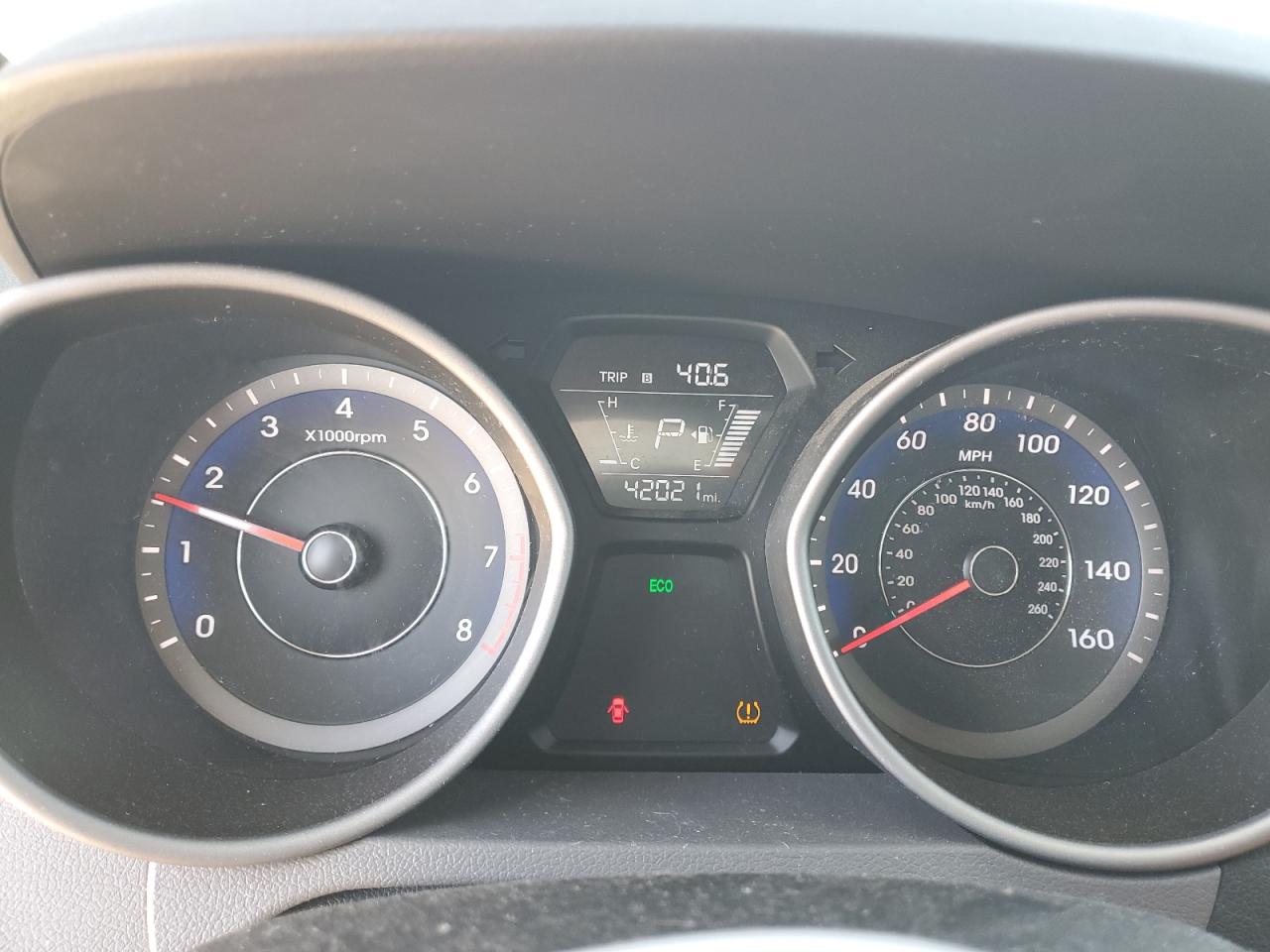 2016 Hyundai Elantra - Image 9