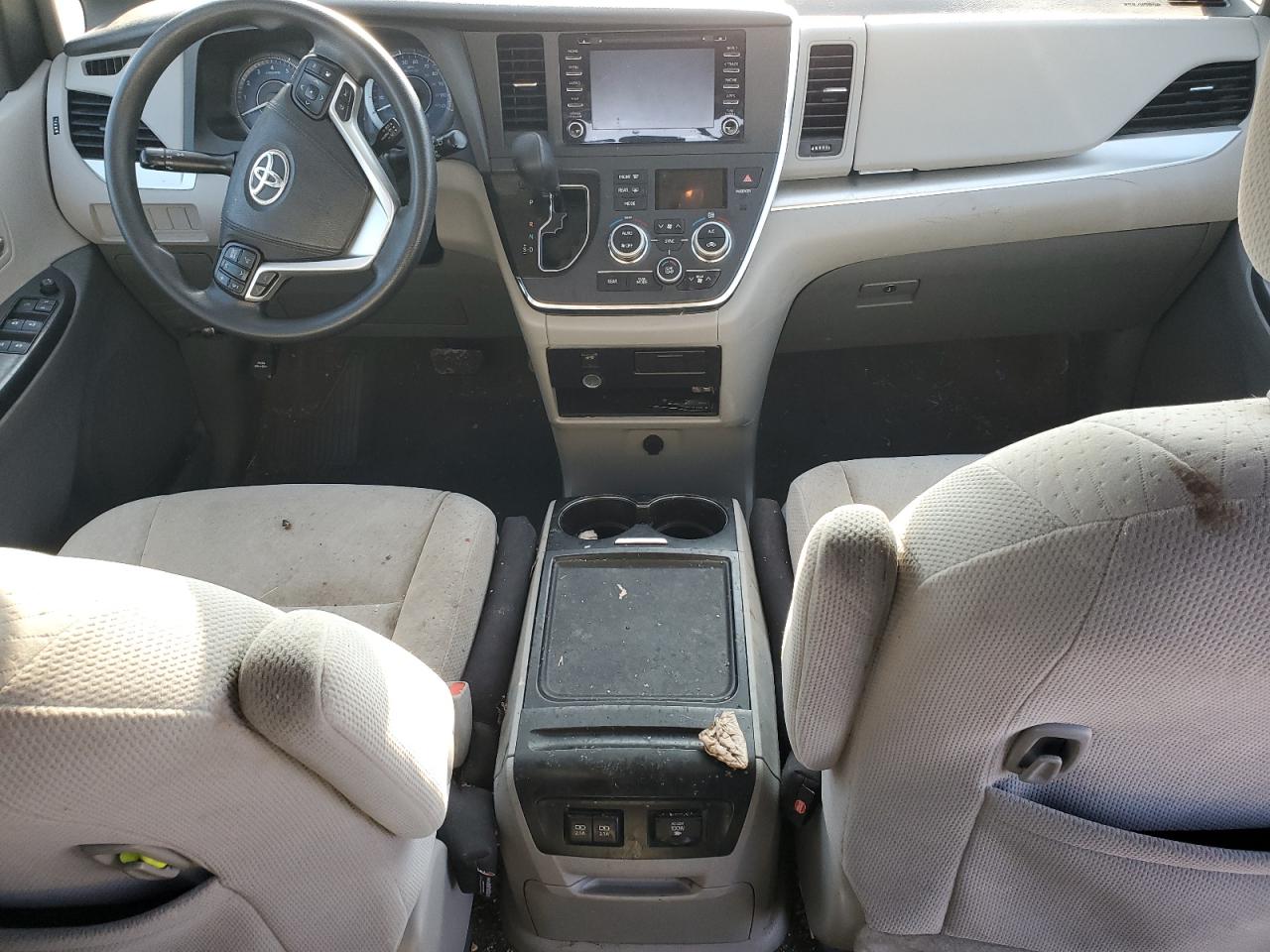 2019 Toyota Sienna - Image 8