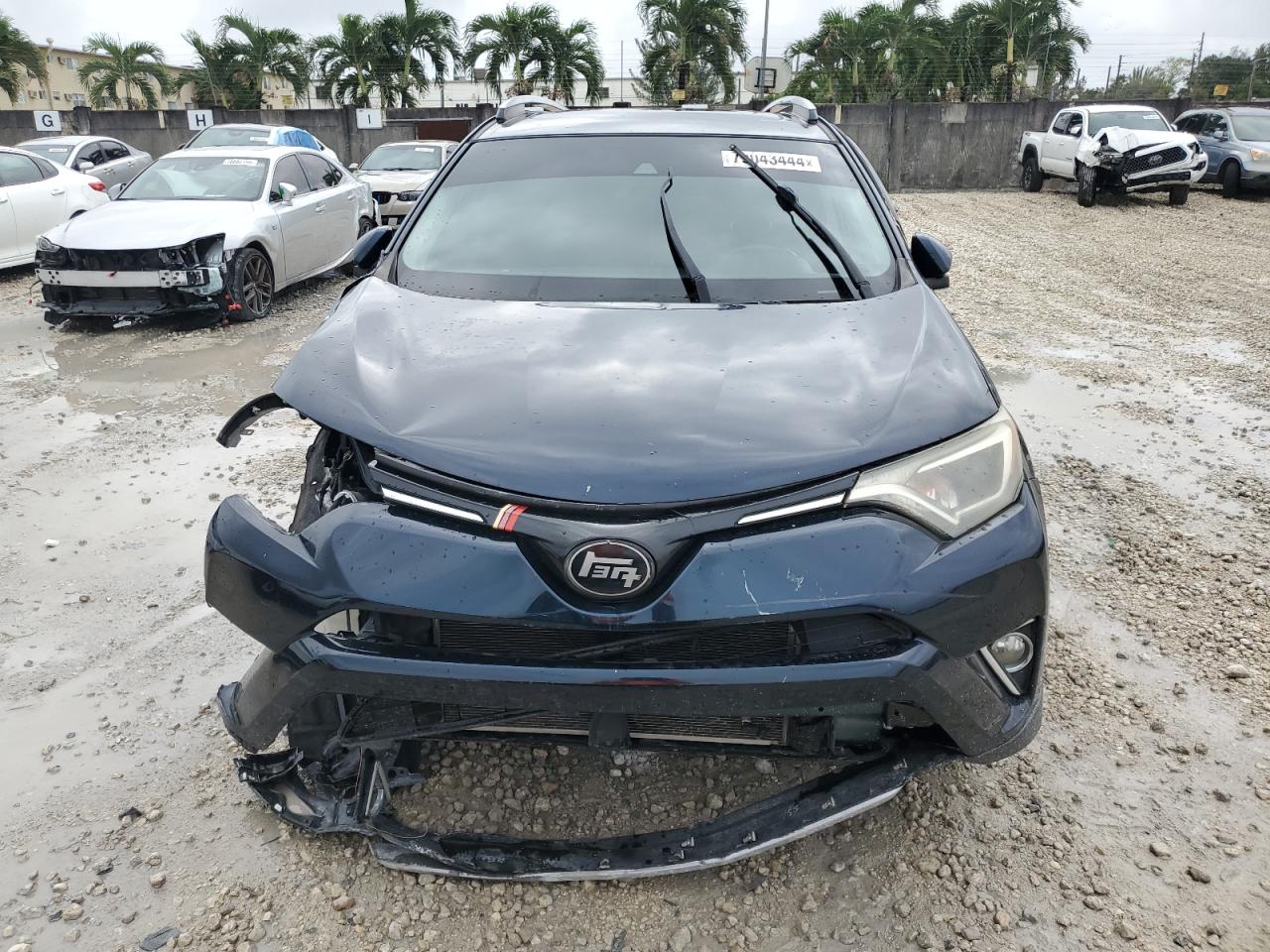 2018 Toyota RAV 4 - Image 5