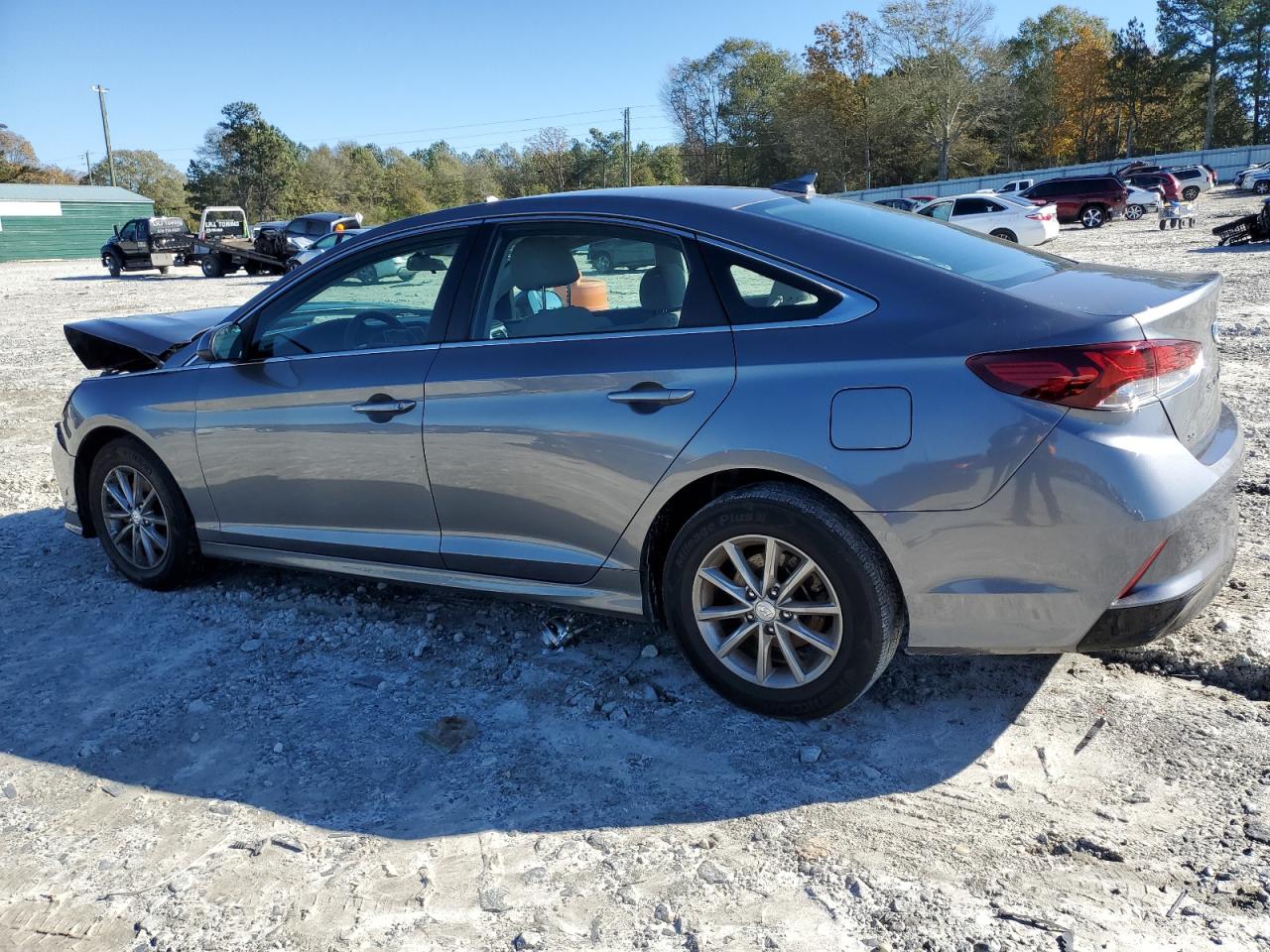 5NPE24AF4KH756365 2019 HYUNDAI ELANTRA - Image 2