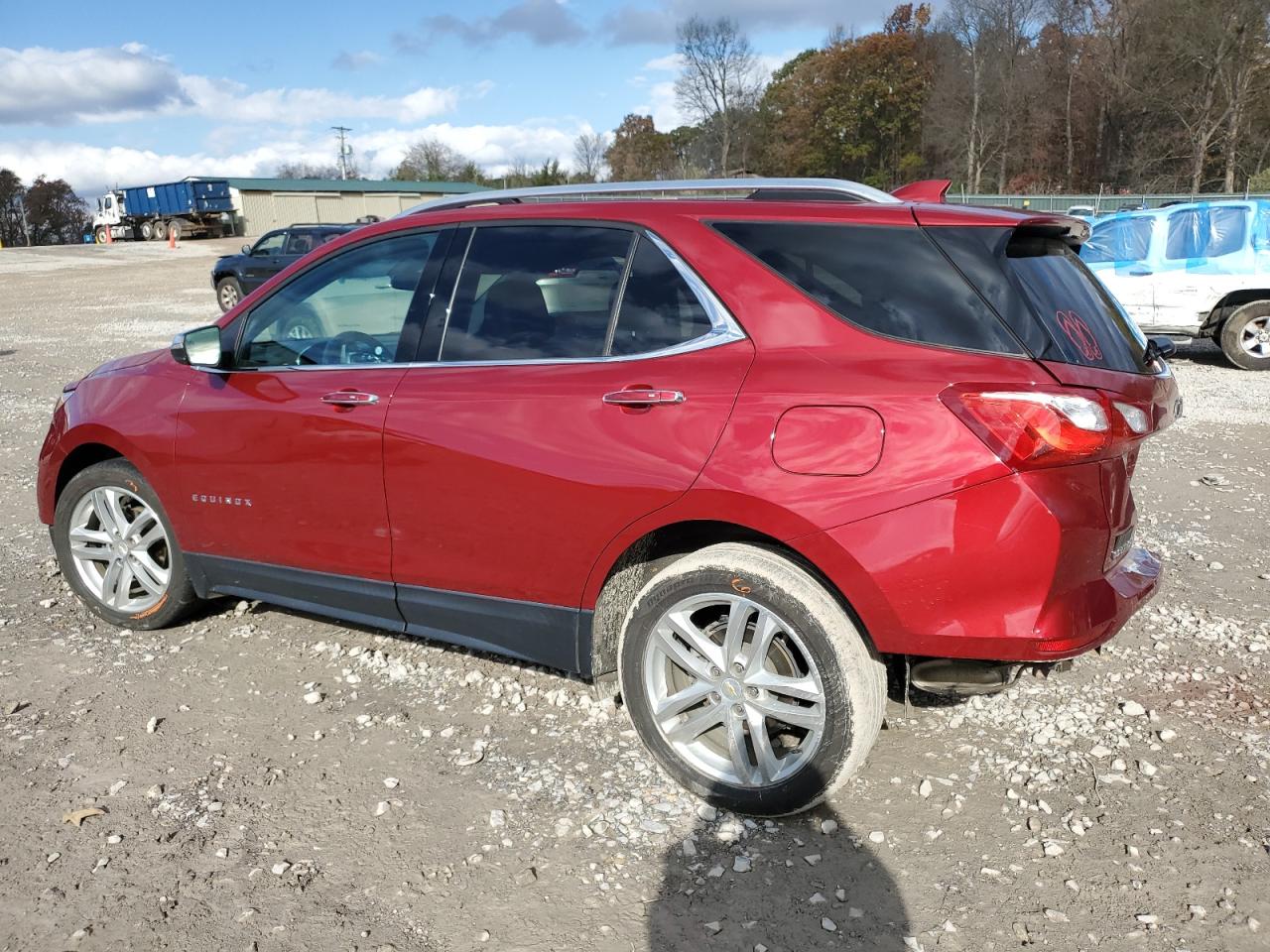 2018 Chevrolet Equinox - Image 2