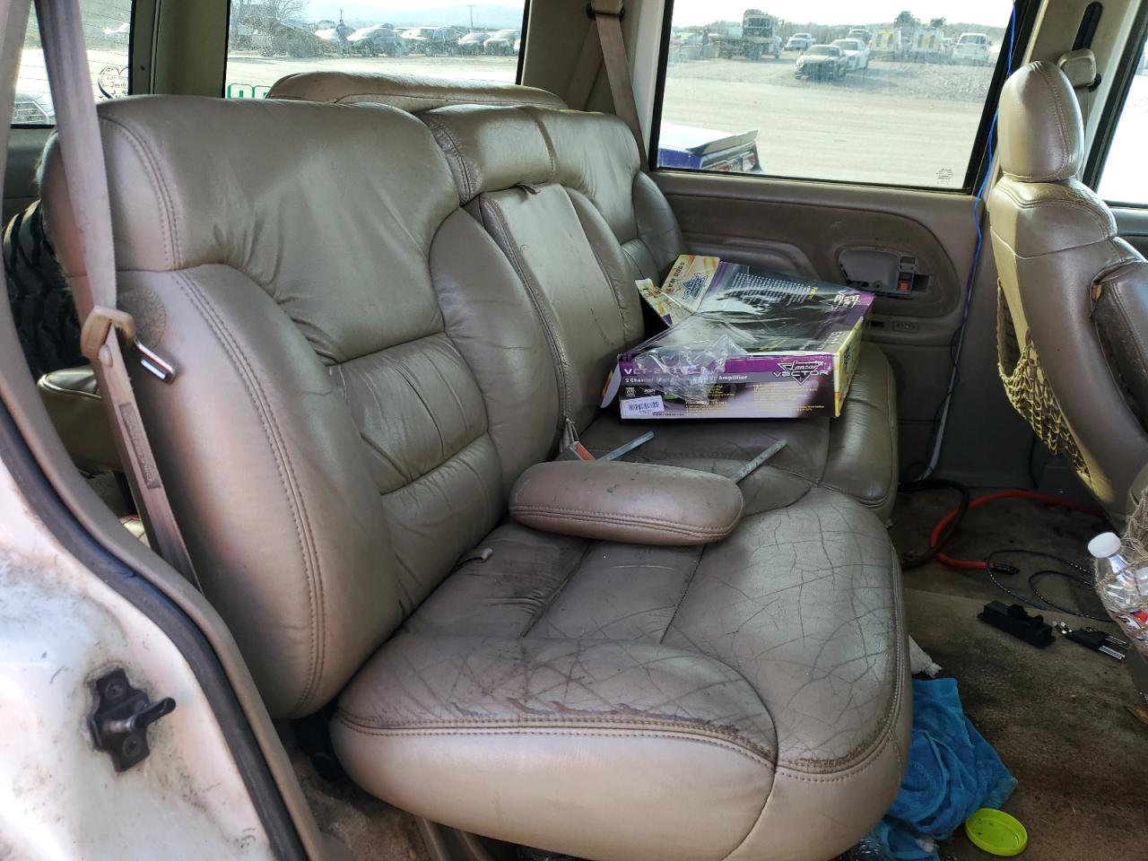 1998 Chevrolet Tahoe - Image 11
