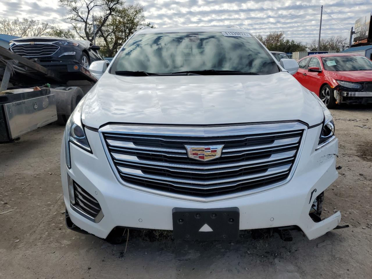 VIN 1GYKNDRS9HZ186242 2017 CADILLAC XT5 no.5