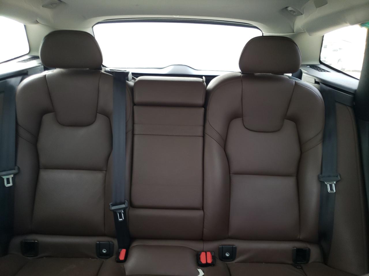 2018 Volvo XC60 - Image 10