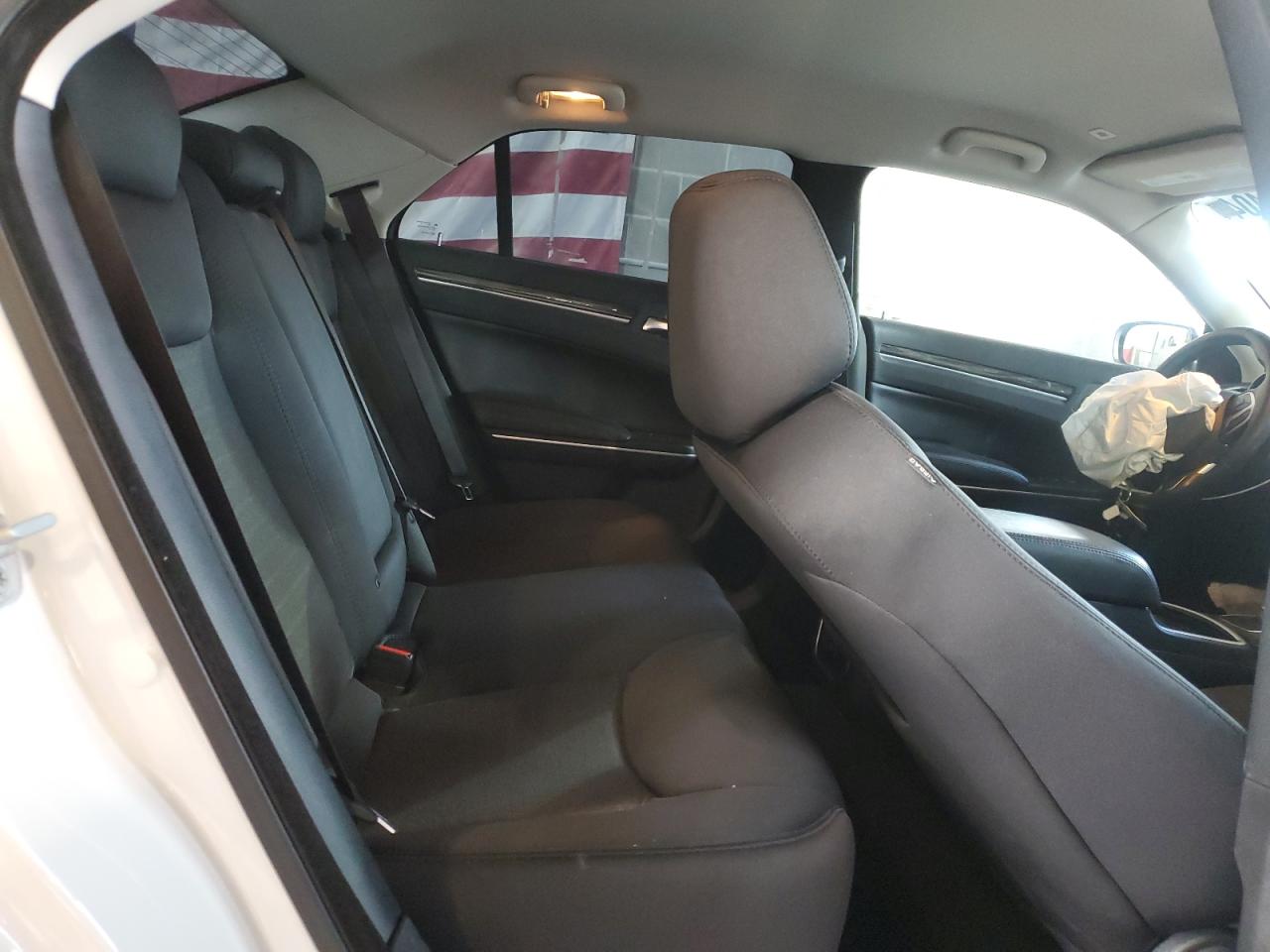 2022 Chrysler 300 Touring VIN: 2C3CCARG8NH100185 Lot: 79648404