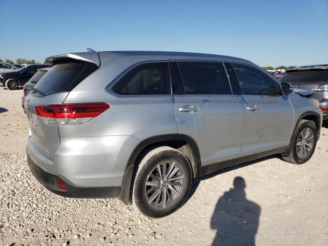  TOYOTA HIGHLANDER 2019 Srebrny