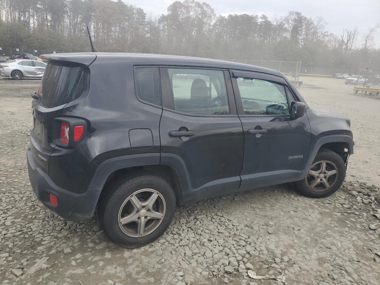 VIN ZACCJBAT5FPB33399 2015 JEEP RENEGADE no.3