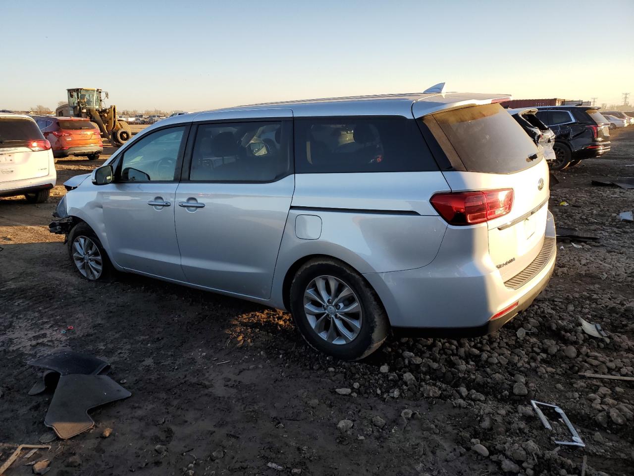 2019 Kia Sedona - Image 2