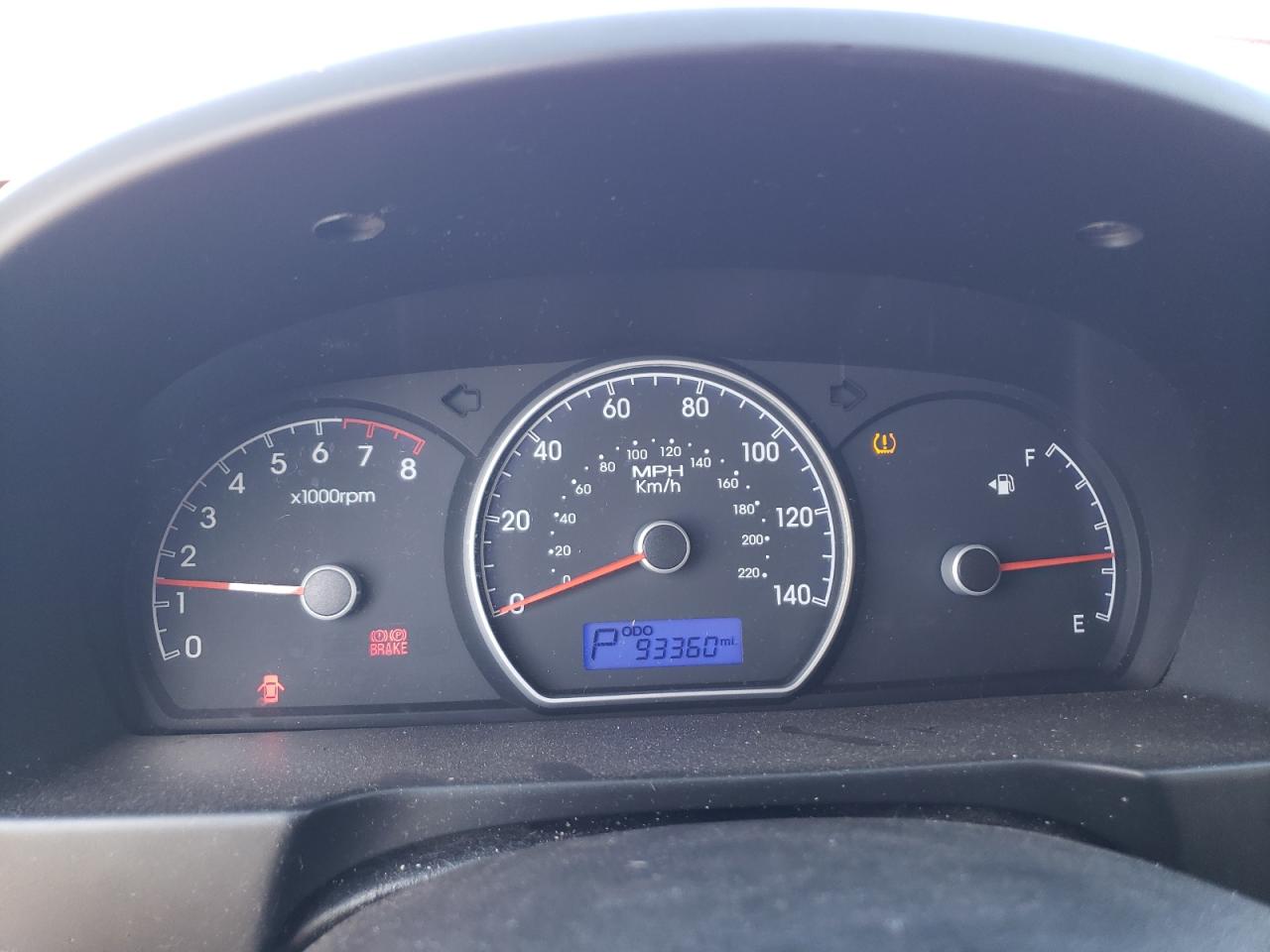 2010 Hyundai Elantra - Image 9