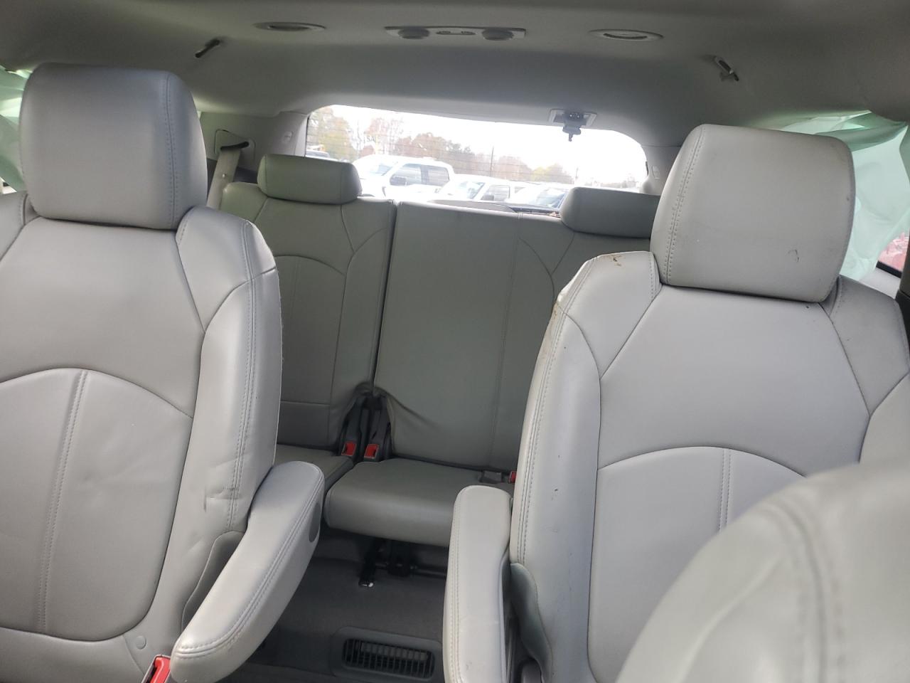 2014 Chevrolet Traverse - Image 10