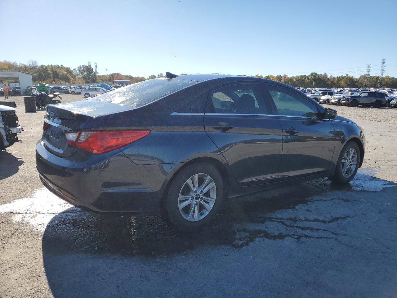 2012 Hyundai Sonata - Image 3