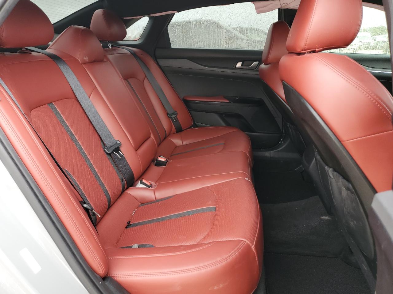 2023 Kia K5 - Image 10
