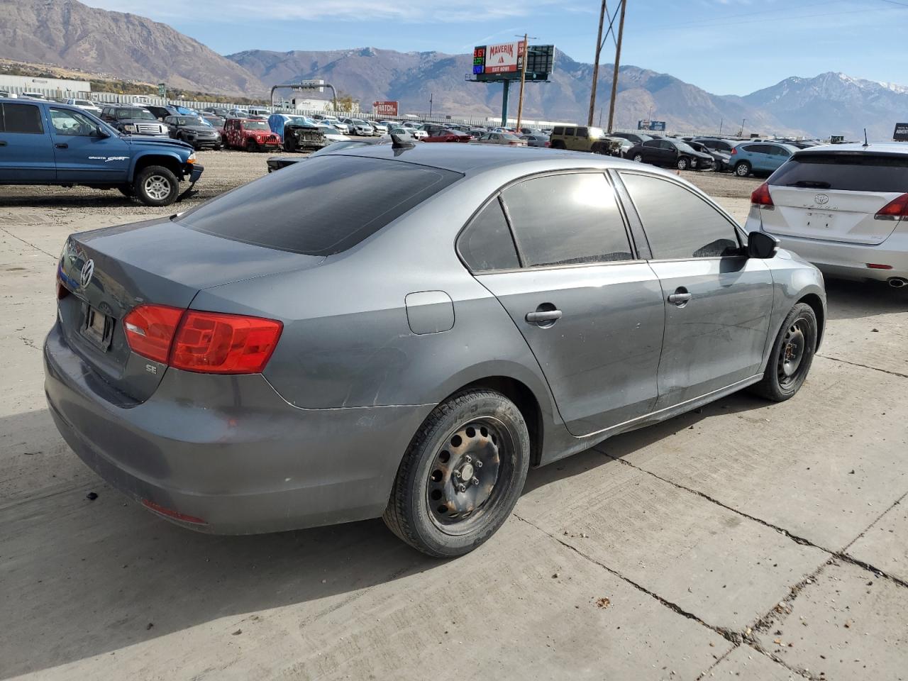 2014 Volkswagen Jetta - Image 3