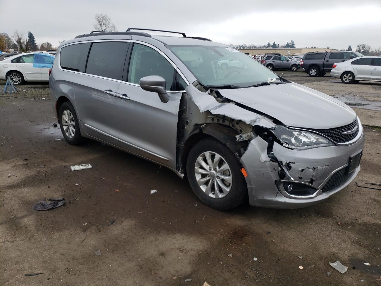 2017 Chrysler Pacifica - Image 4