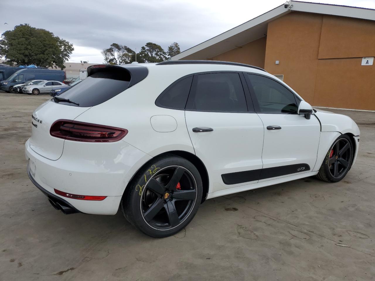 2017 Porsche Macan - Image 3