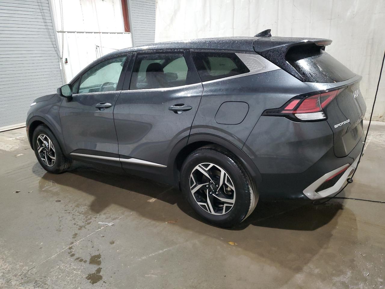 2023 Kia Sportage - Image 2