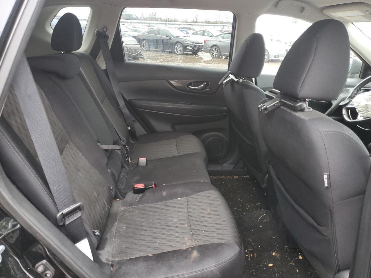 2018 Nissan Rogue - Image 12