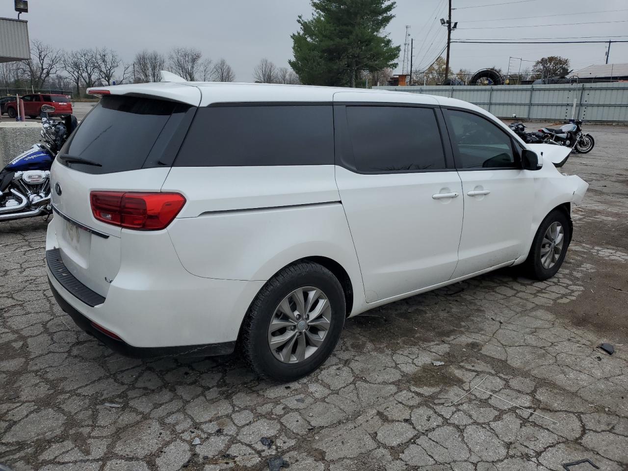 2021 Kia Sedona - Image 3