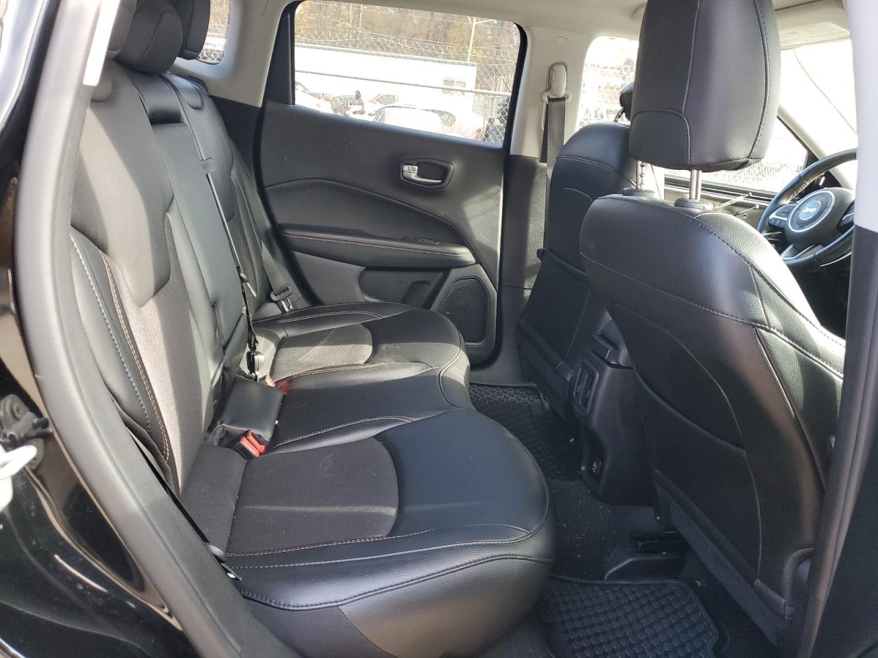 2020 Jeep Compass - Image 11
