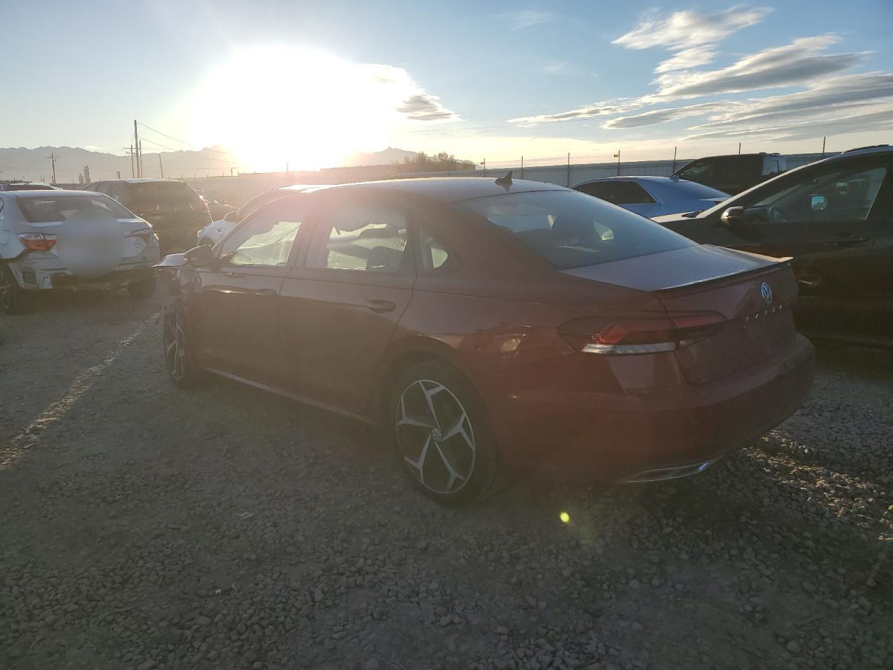 2020 Volkswagen Passat - Image 2