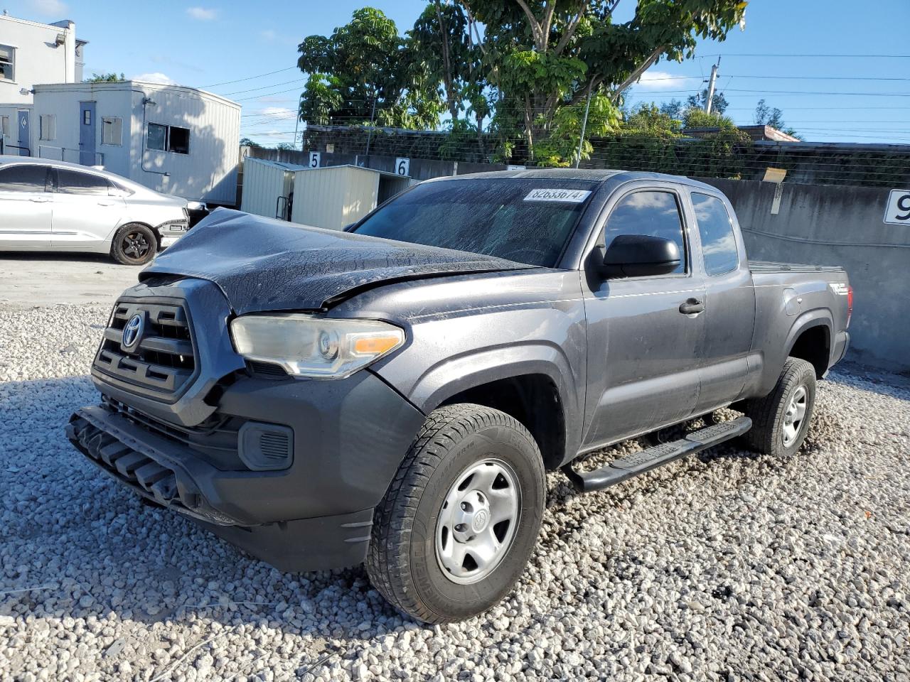 VIN 5TFRX5GN0HX078976 2017 TOYOTA TACOMA no.1