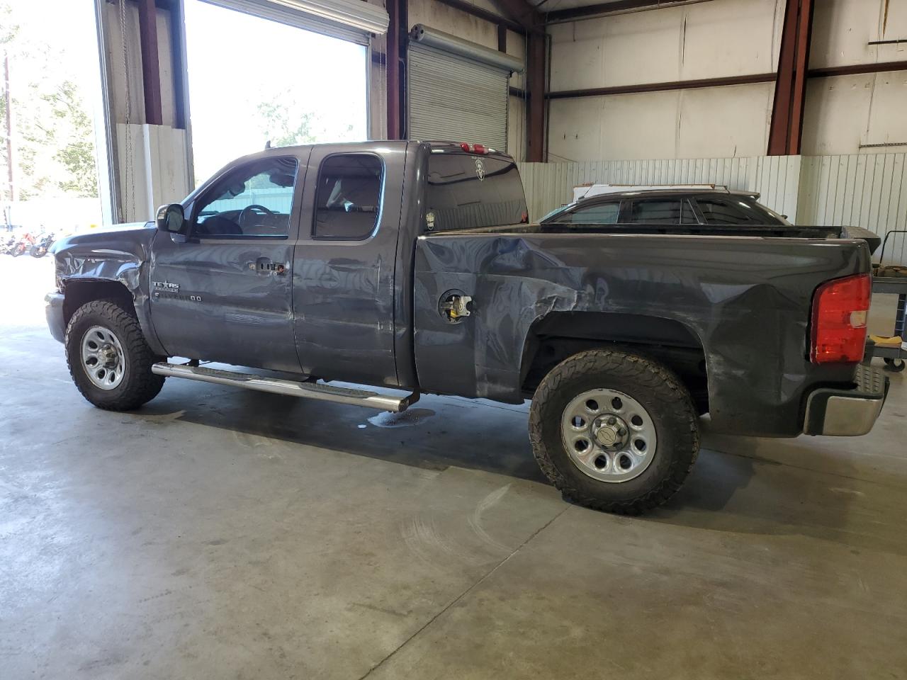 2011 Chevrolet Silverado - Image 2