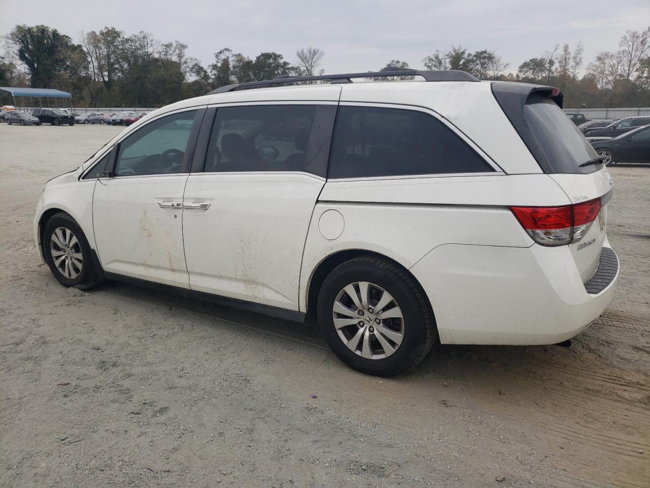 2016 Honda Odyssey - Image 2