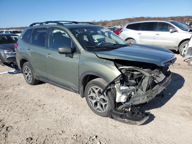  SUBARU FORESTER 2019 Зеленый