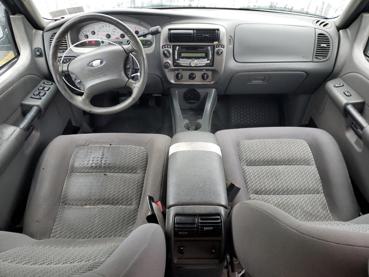 2005 Ford Explorer - Image 8